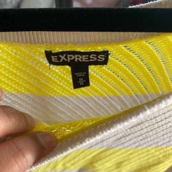 Express women’s stripe yellow crewneck sweater size M - Picture 4 of 4